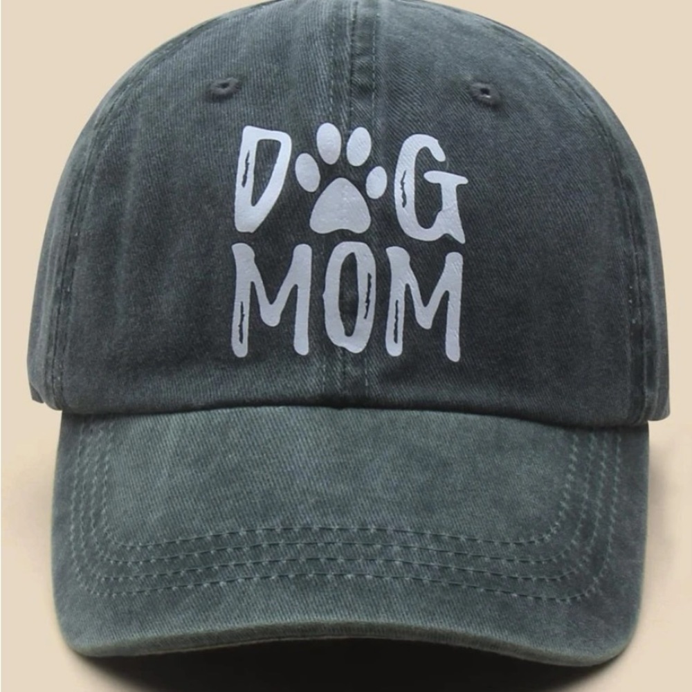 New  graphic “DOG MOM” baseball hat